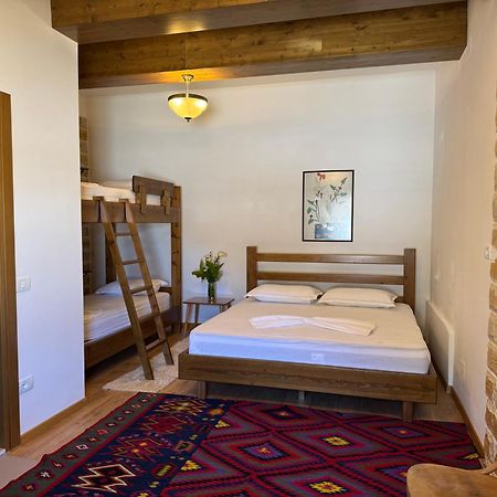 Ana Rest House Hostel Μπεράτ Εξωτερικό φωτογραφία