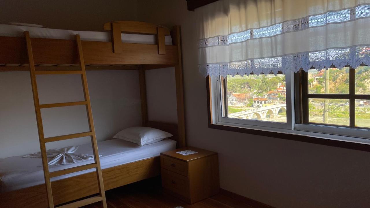 Ana Rest House Hostel Μπεράτ Εξωτερικό φωτογραφία