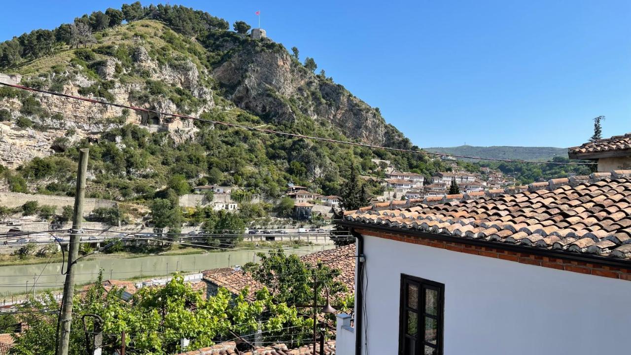 Ana Rest House Hostel Μπεράτ Εξωτερικό φωτογραφία