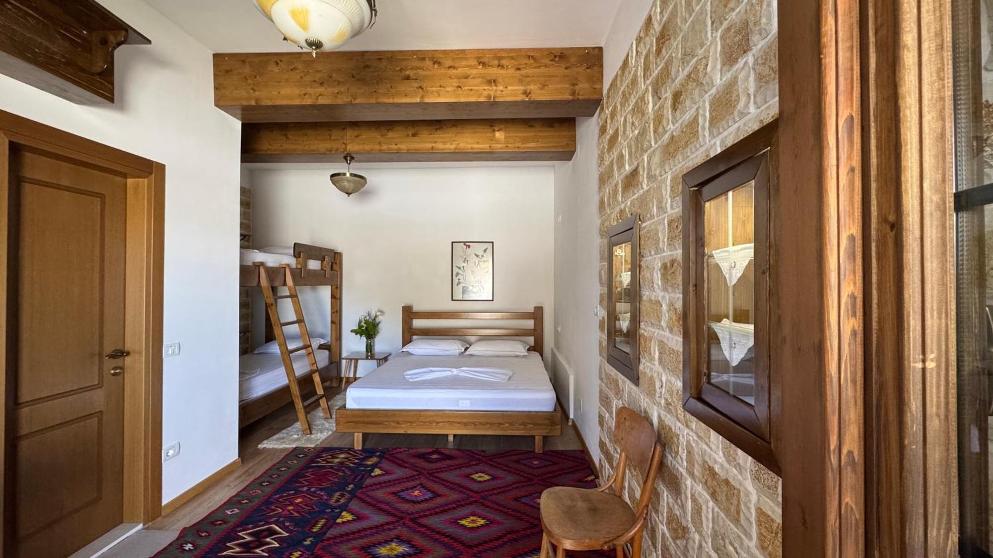 Ana Rest House Hostel Μπεράτ Εξωτερικό φωτογραφία