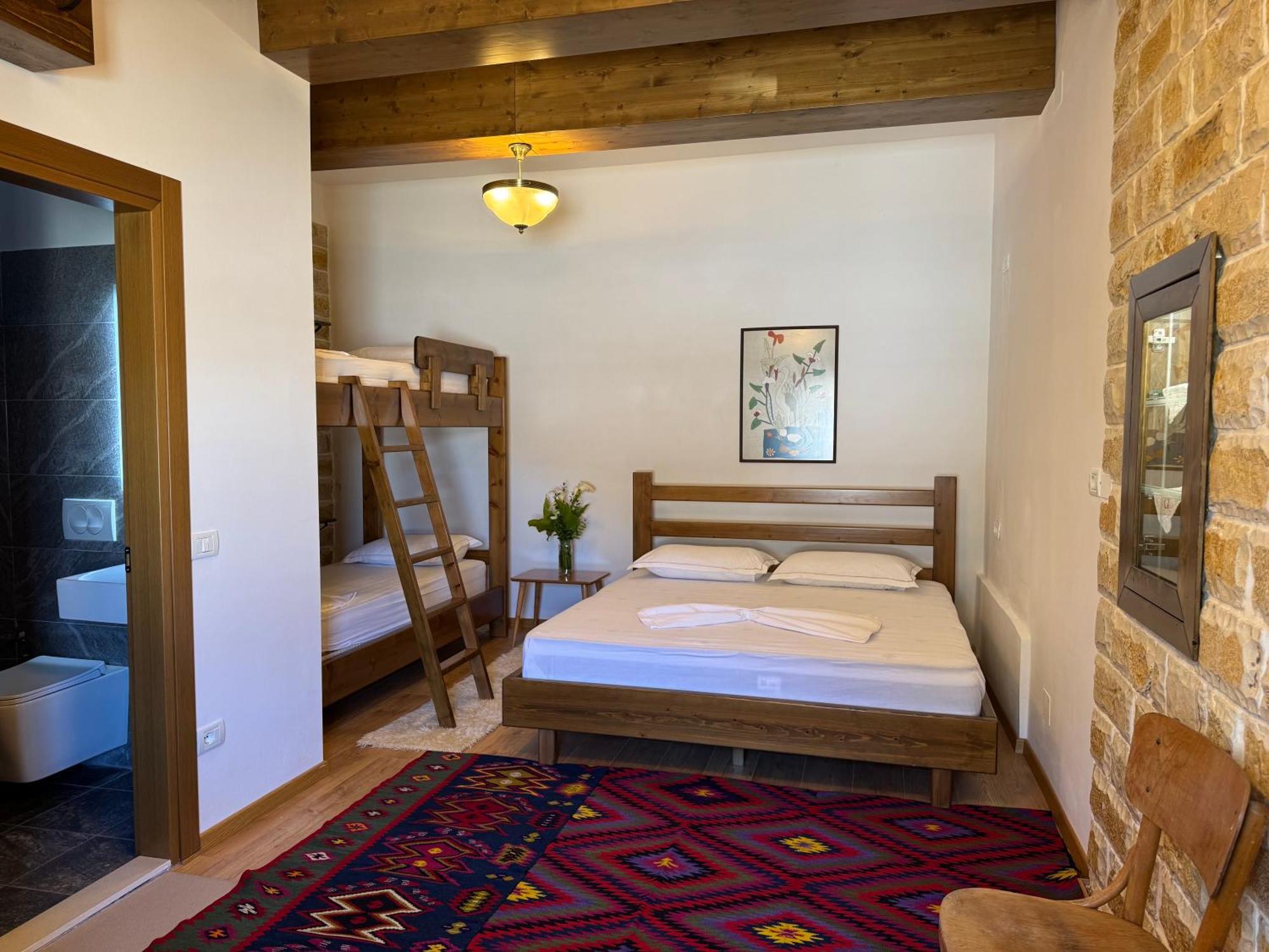 Ana Rest House Hostel Μπεράτ Εξωτερικό φωτογραφία