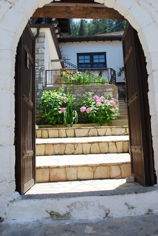 Ana Rest House Hostel Μπεράτ Εξωτερικό φωτογραφία